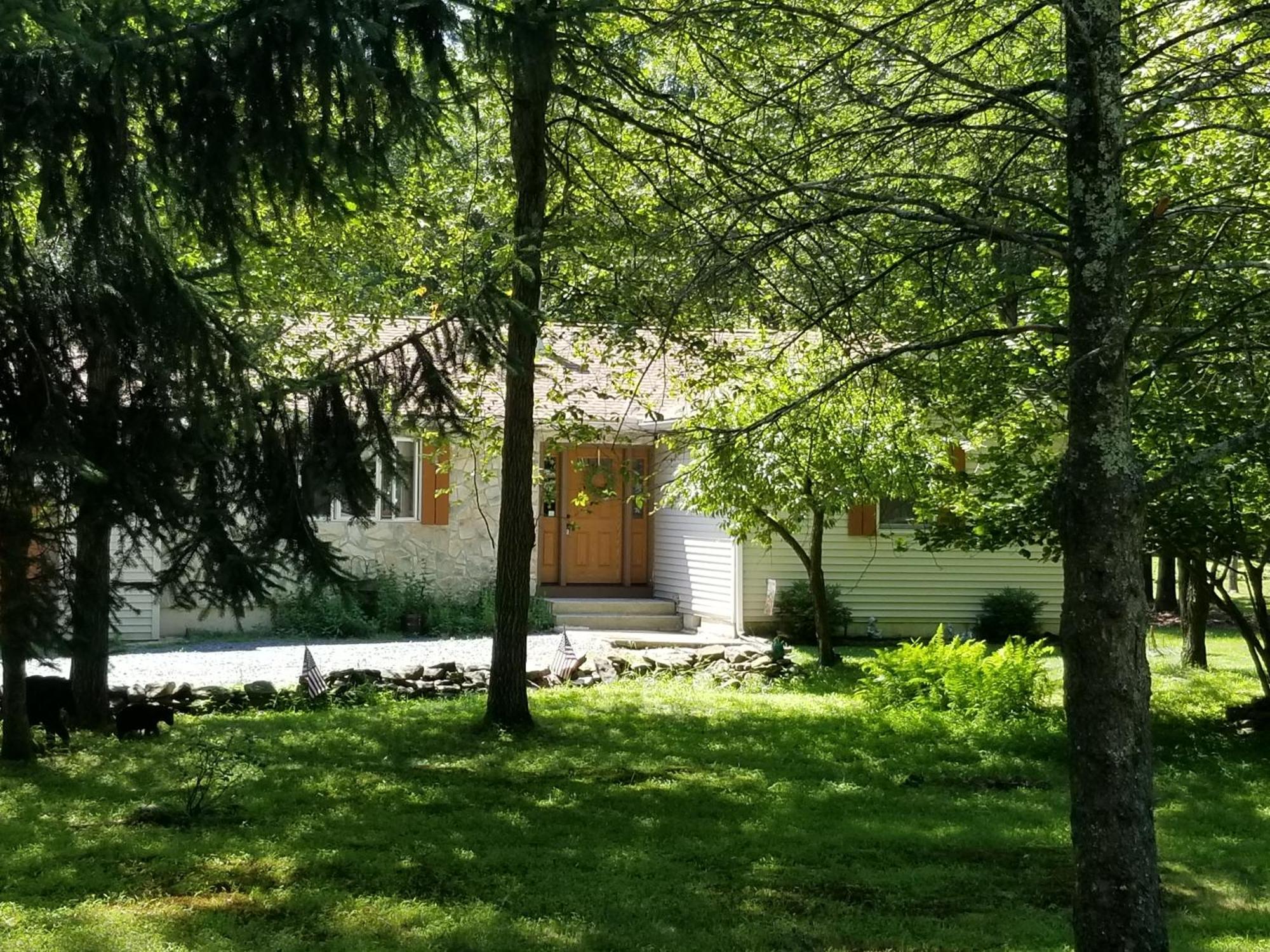 ג'ים ת'ורפ Serenity And Fun All In One In This Cozy Pocono Cabin מראה חיצוני תמונה