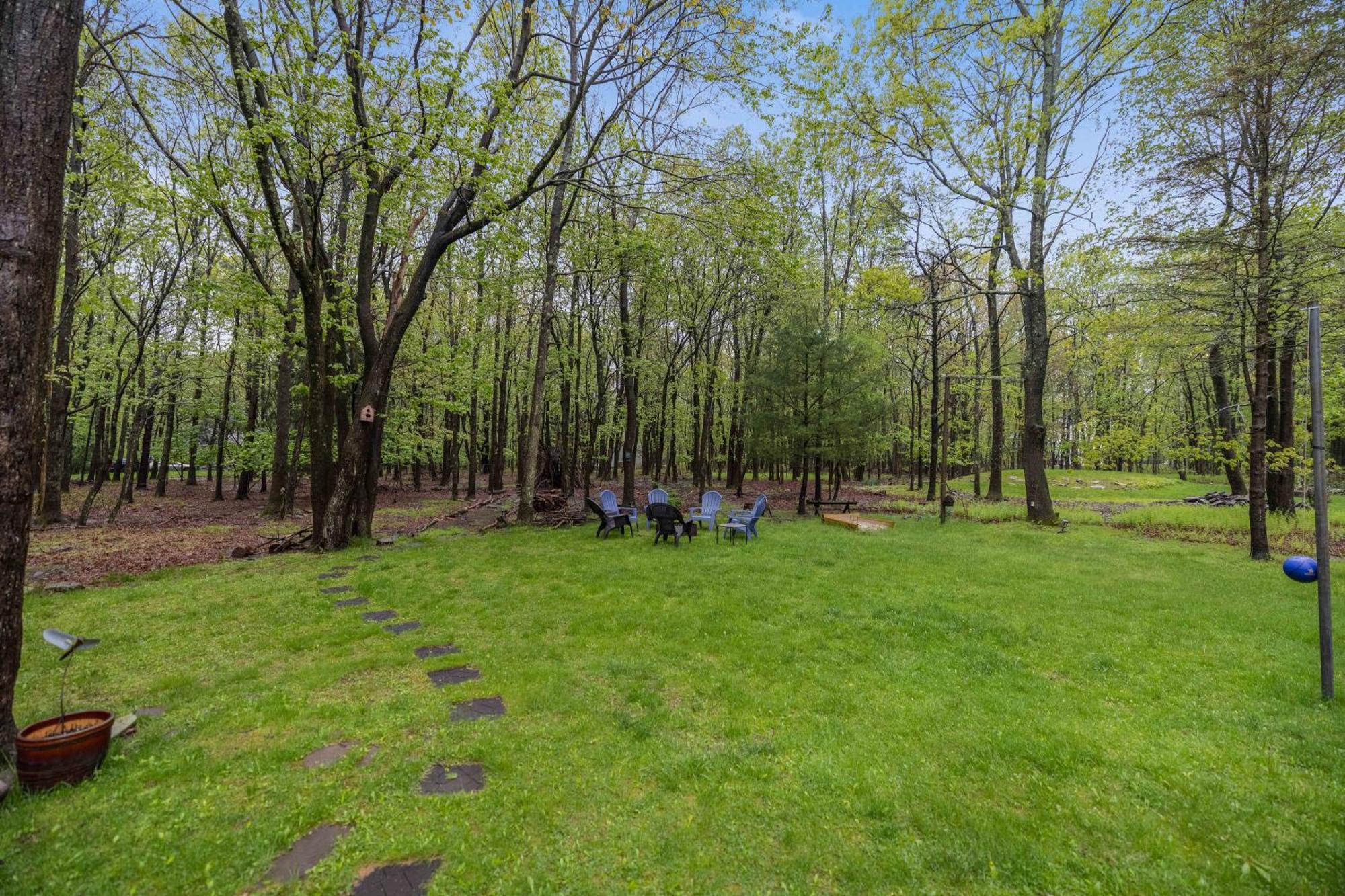 ג'ים ת'ורפ Serenity And Fun All In One In This Cozy Pocono Cabin מראה חיצוני תמונה