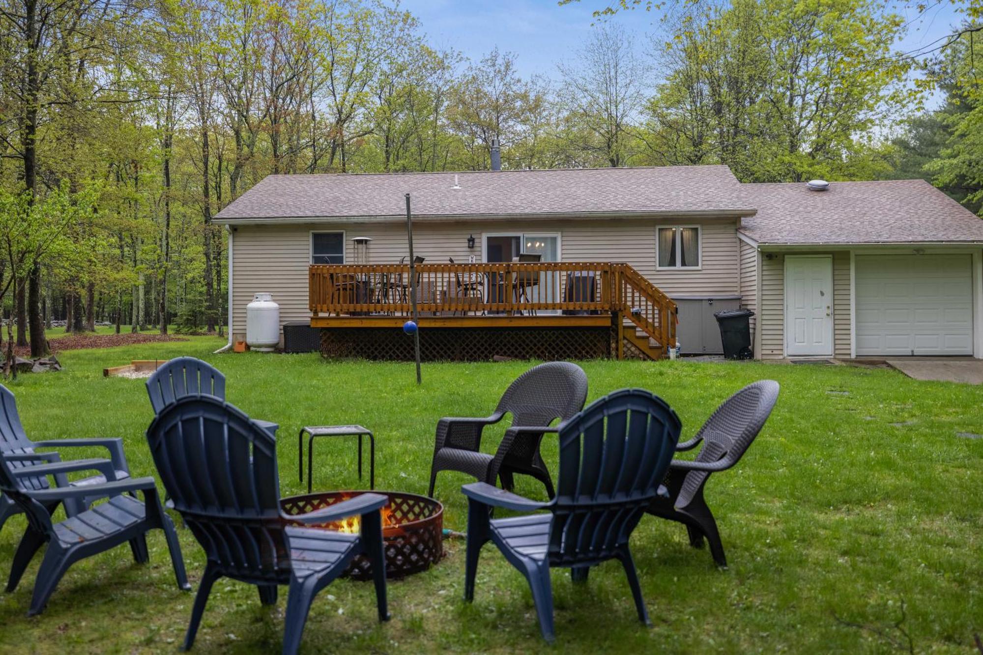 ג'ים ת'ורפ Serenity And Fun All In One In This Cozy Pocono Cabin מראה חיצוני תמונה